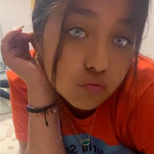 Meet your Posher, Abigail